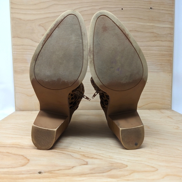 Very Volatile Los Angeles Leopard Animal Print Booties with Lace Up Detail Sz 8 - Picture 6 of 6